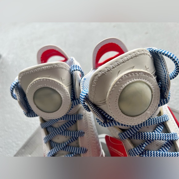 Li Ning Baron Davis Shoe | Size 10 | White/Red/Blue - Picture 3 of 8